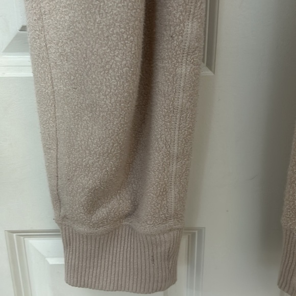 Aerie Cozy Up joggers size, small cream, plush loungewear pockets drawstring - Picture 3 of 4